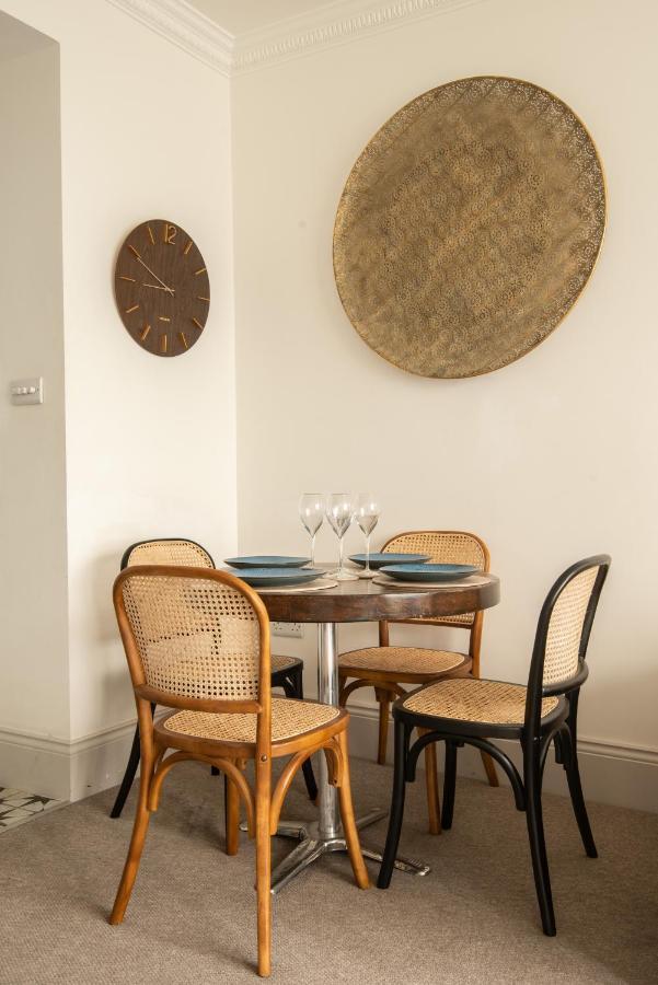 Beautiful, Central, 3 Min Walk From Beach, 2 King Doubles Hove Esterno foto