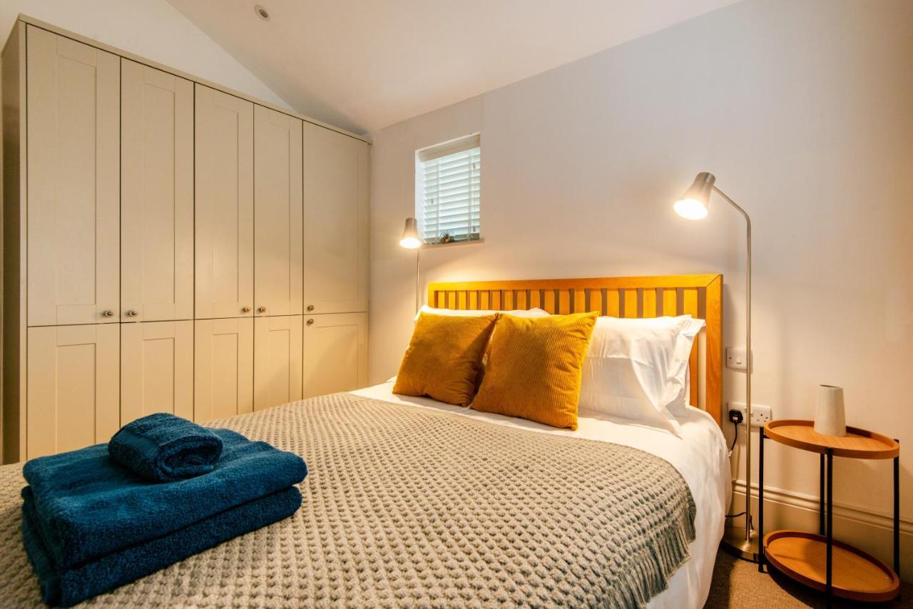Beautiful, Central, 3 Min Walk From Beach, 2 King Doubles Hove Esterno foto