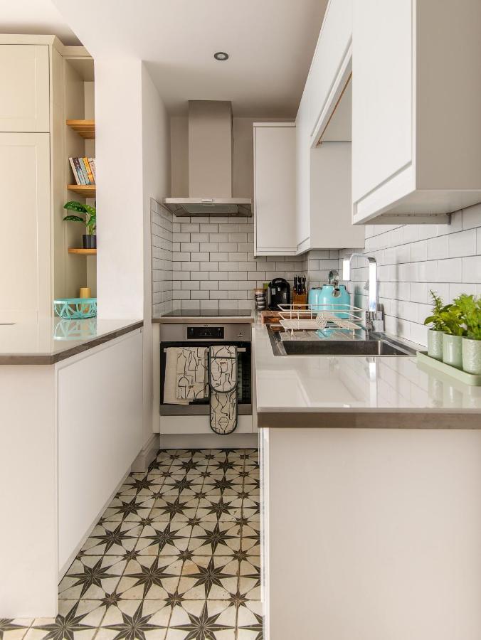 Beautiful, Central, 3 Min Walk From Beach, 2 King Doubles Hove Esterno foto