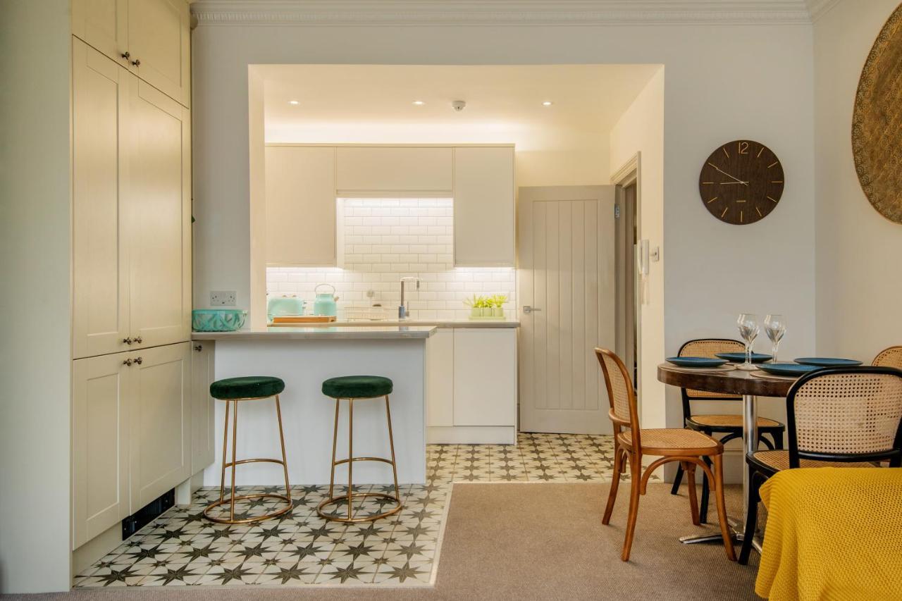 Beautiful, Central, 3 Min Walk From Beach, 2 King Doubles Hove Esterno foto